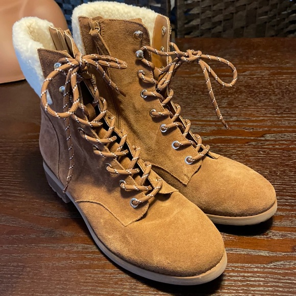 Violet Red Samara Hiker Suede Boot Size 